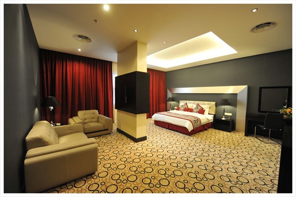 11@Century Hotel Johor Bahru Dış mekan fotoğraf