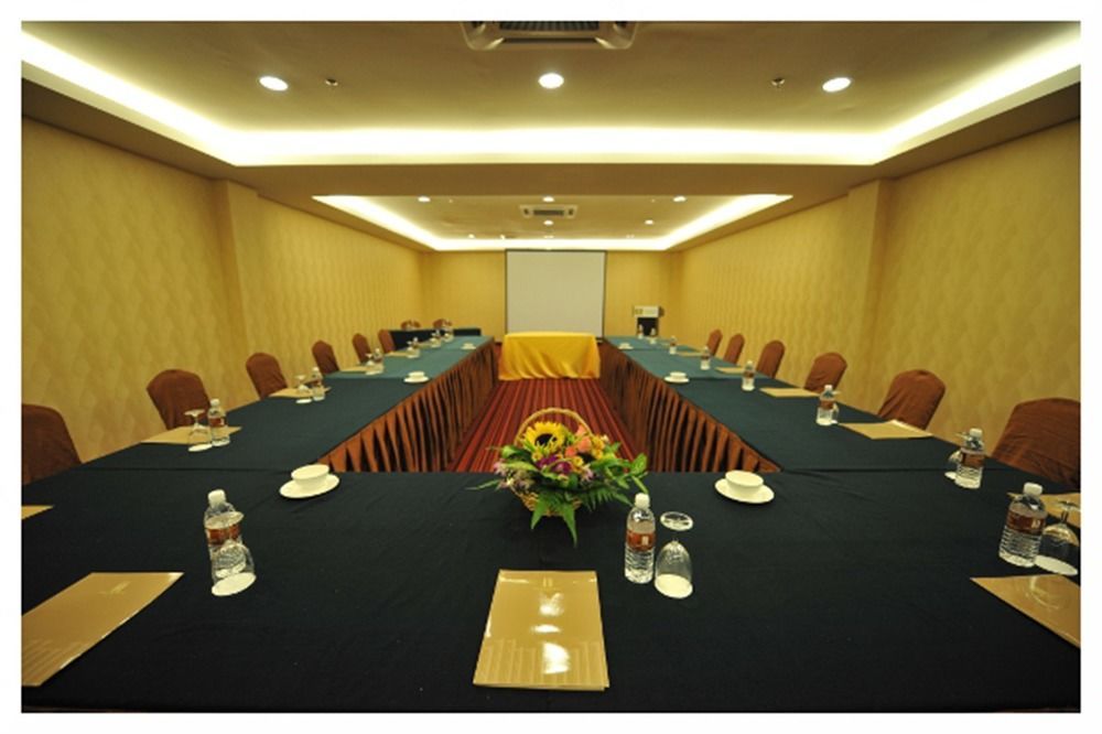11@Century Hotel Johor Bahru Dış mekan fotoğraf